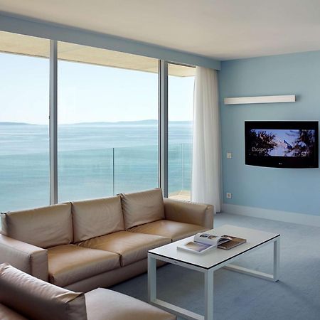Radisson Blu Resort & Spa Spalato Esterno foto A living room with a television