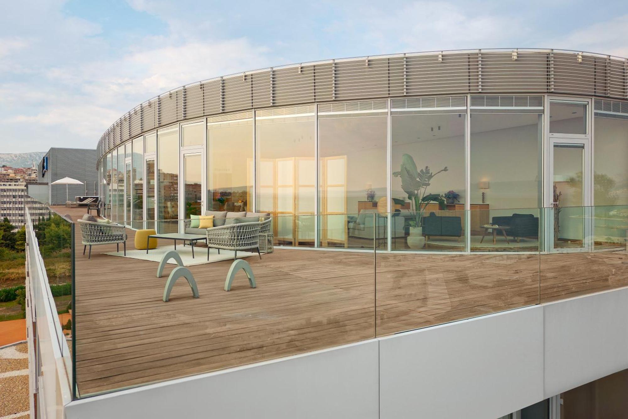 Radisson Blu Resort & Spa Spalato Esterno foto The terrace of the German National Academy of Sciences, Leopoldina, Halle/Saale