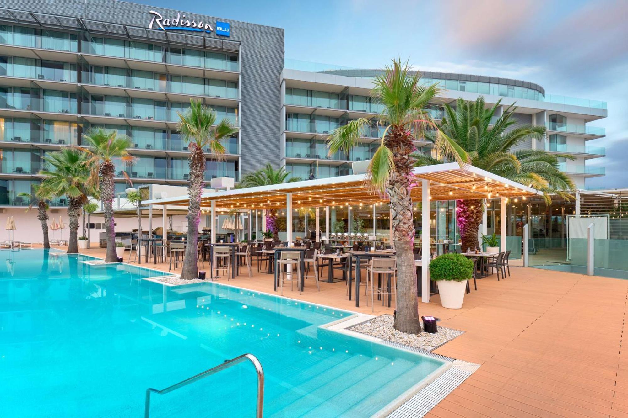 Radisson Blu Resort & Spa Spalato Esterno foto Radisson Blu Resort, Malta