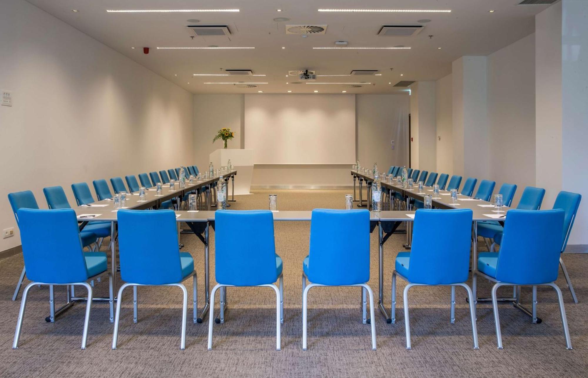 Radisson Blu Resort & Spa Spalato Esterno foto U-shaped table layout